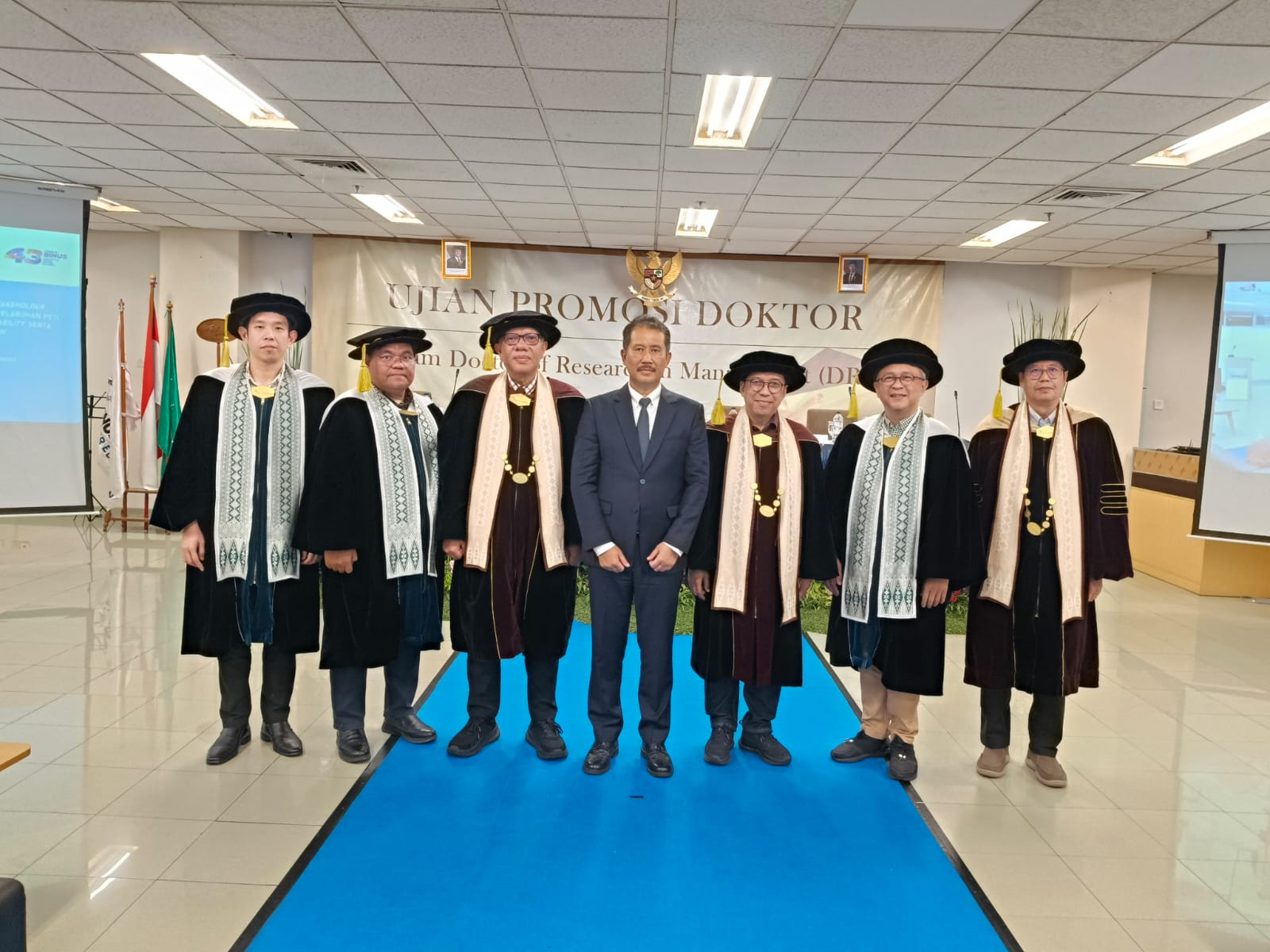 Dissertation Examination of Dani Rusli Utama