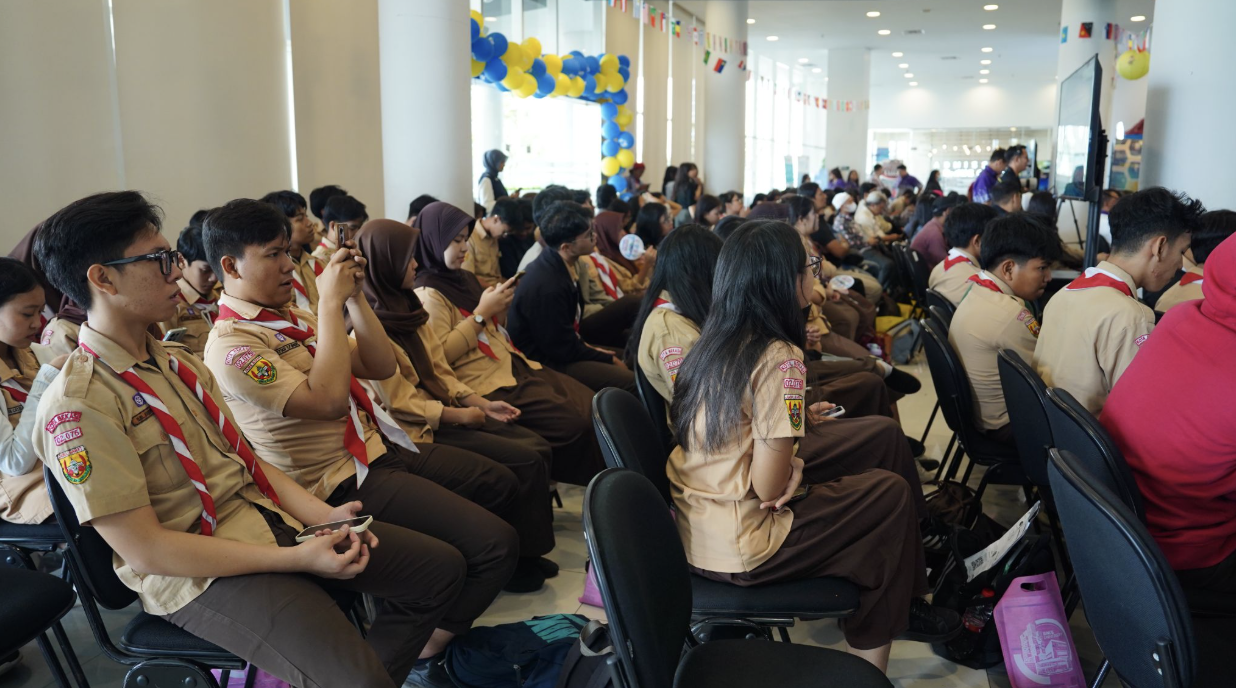 Dari Pelajaran Ekonomi ke Dunia Global: Cerita Siswa SMAN 3 Bekasi Mengenal Global Trade Management